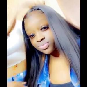 Meet your Posher, Aicha